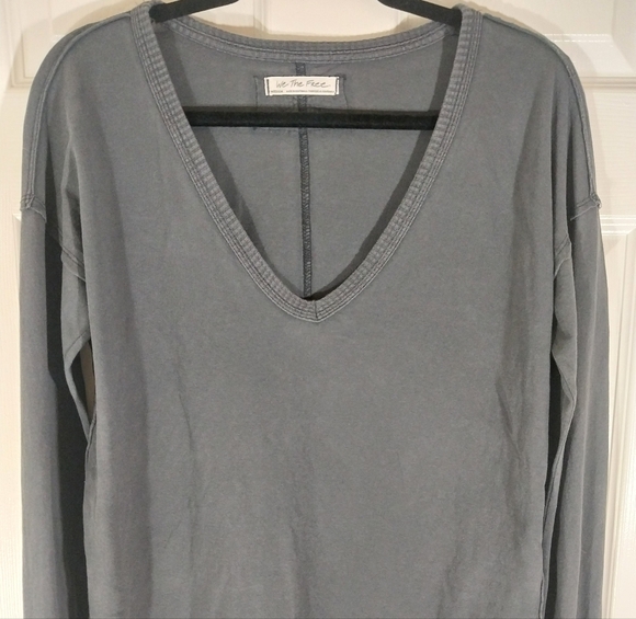We The Free V Neck Long Sleeve Gray Top Size M - Picture 2 of 6